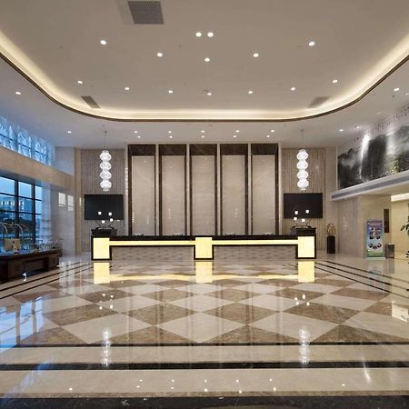 Ramada Plaza By Wyndham Enshi Hotel Bagian luar foto