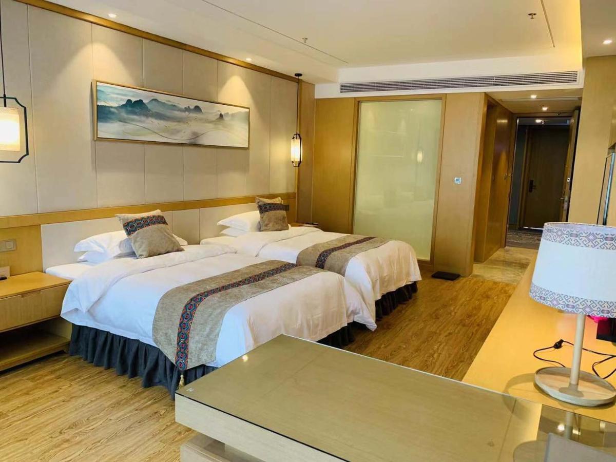 Ramada Plaza By Wyndham Enshi Hotel Bagian luar foto