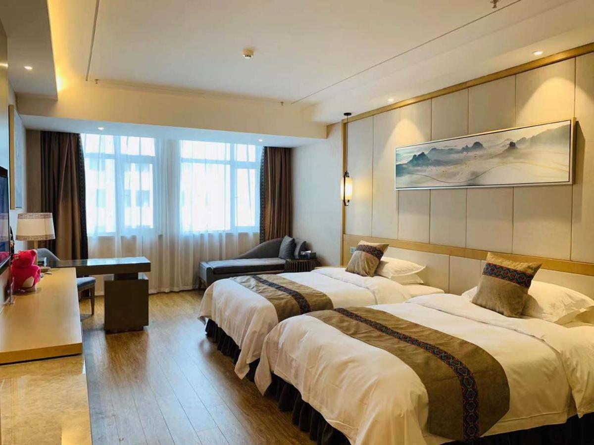 Ramada Plaza By Wyndham Enshi Hotel Bagian luar foto