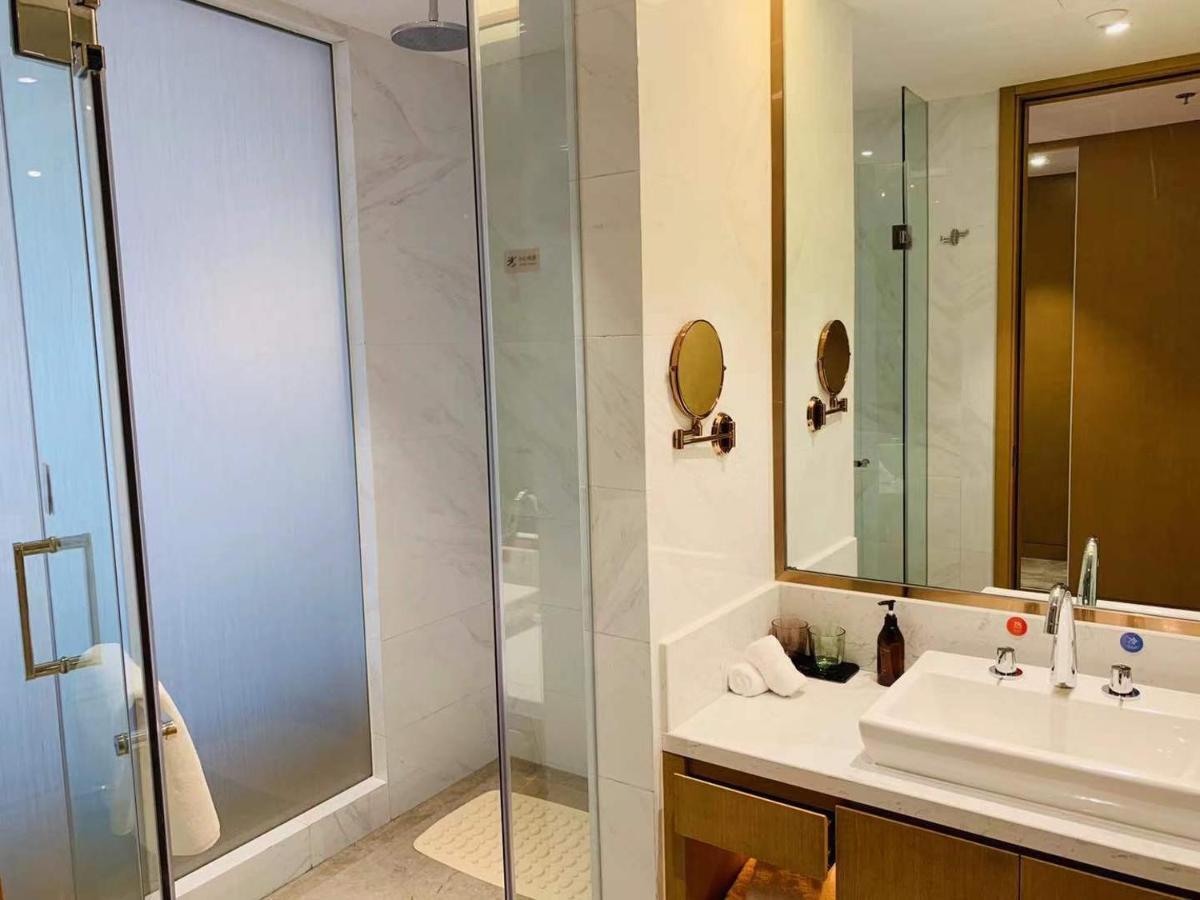 Ramada Plaza By Wyndham Enshi Hotel Bagian luar foto