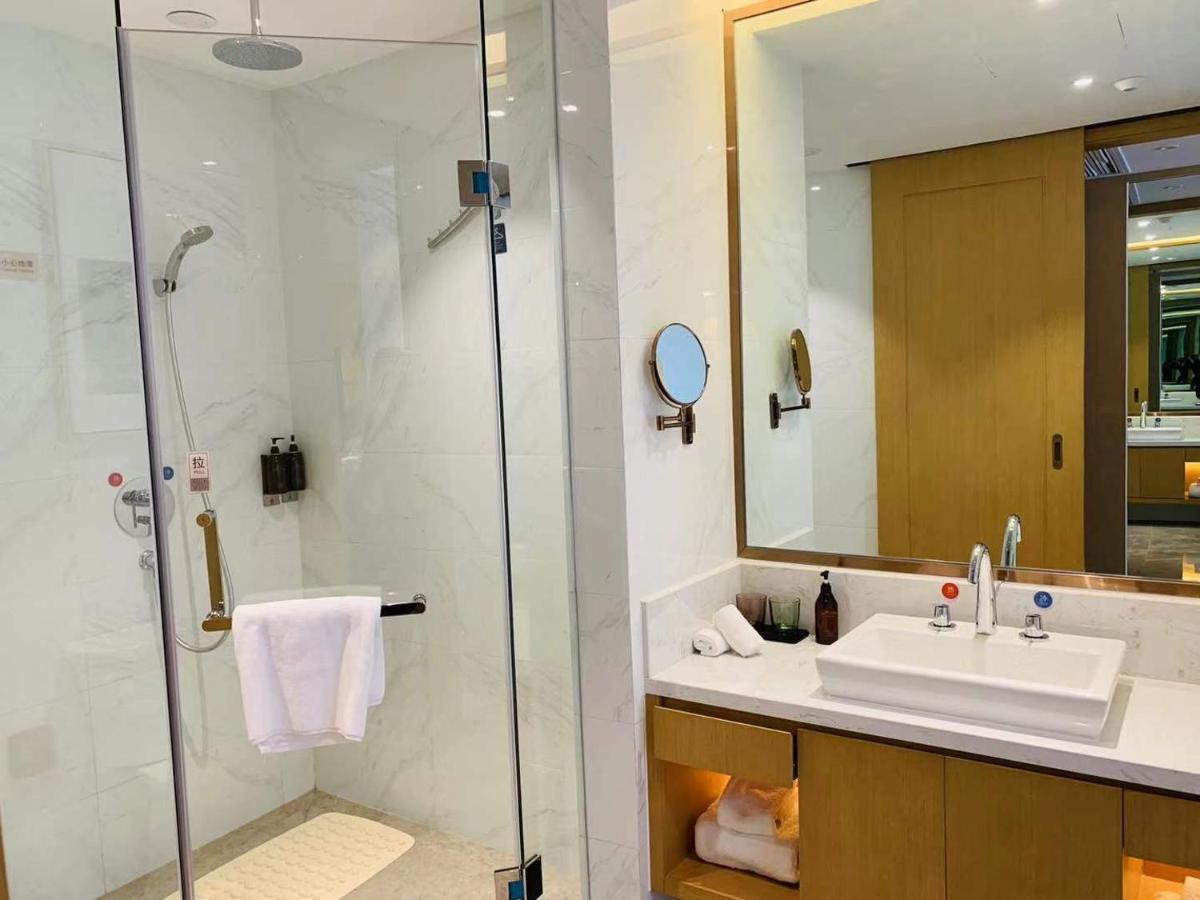 Ramada Plaza By Wyndham Enshi Hotel Bagian luar foto