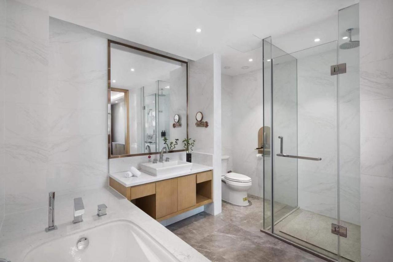 Ramada Plaza By Wyndham Enshi Hotel Bagian luar foto