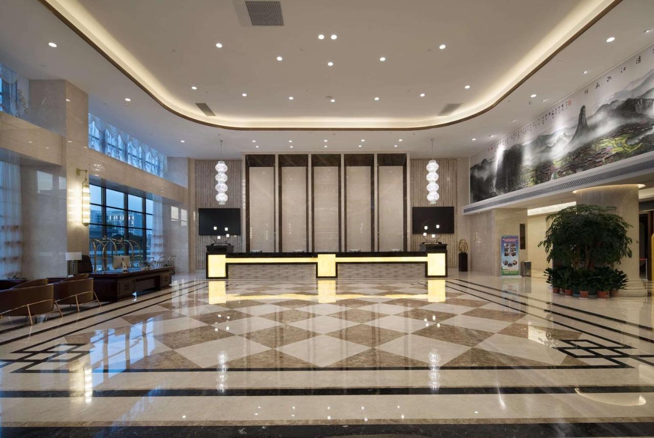 Ramada Plaza By Wyndham Enshi Hotel Bagian luar foto