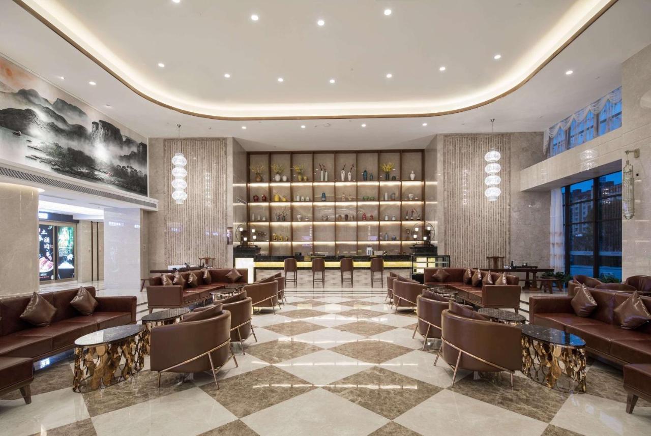 Ramada Plaza By Wyndham Enshi Hotel Bagian luar foto